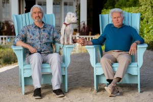 GRACE AND FRANKIE, from left: Sam Waterston, Martin Sheen, 'The Roomies', (Season 7, ep. 701, aired Aug. 13, 2021). photo: Ali Goldstein / ©Netflix / courtesy Everett Collection